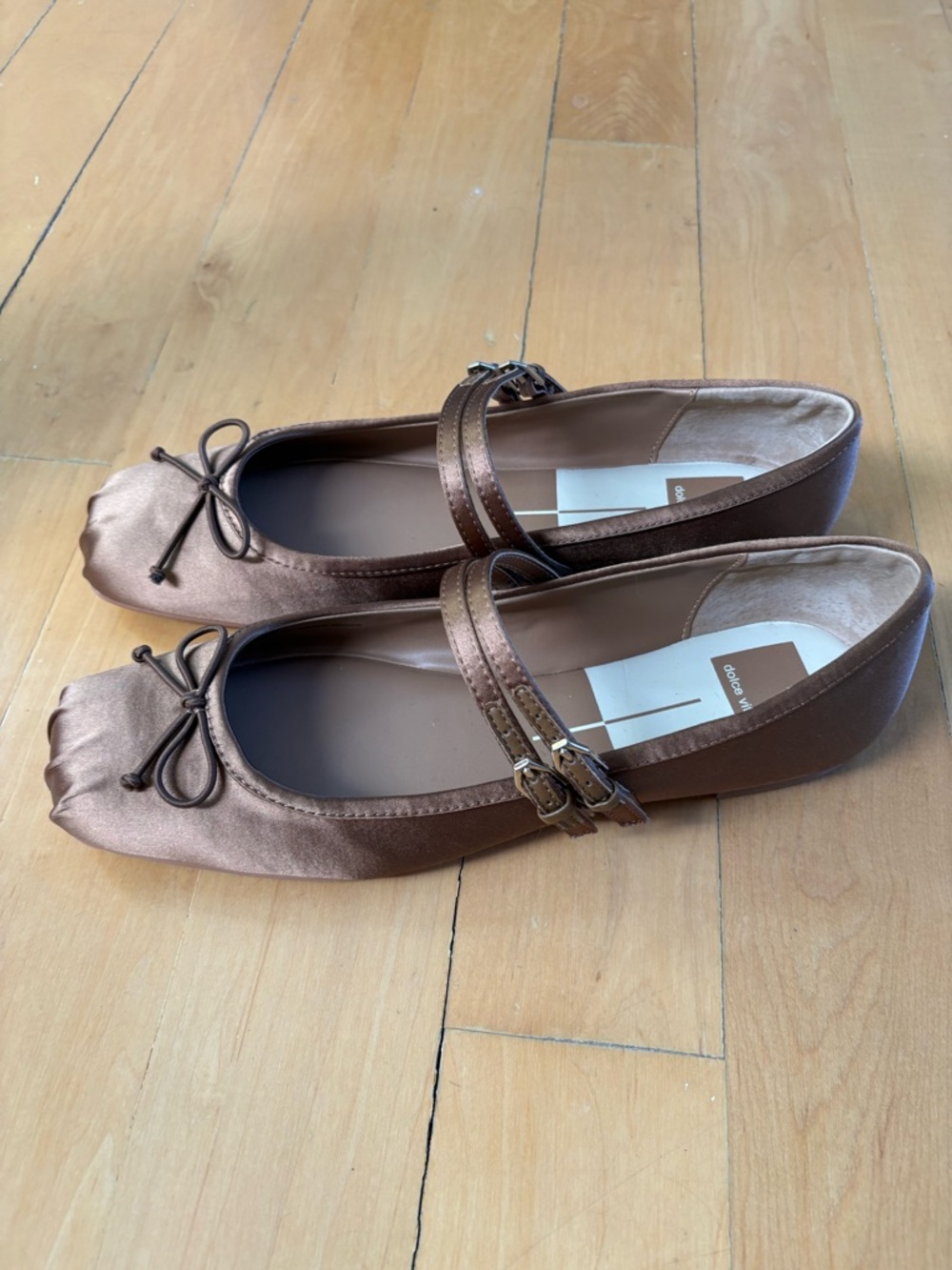 Dolce Vita Gibsen Ballet Flats Mid Brown Satin…new without box - Picture 3 of 6